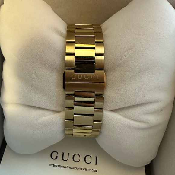 Gucci G Timeless Gold 38mm - Picture 2 of 6